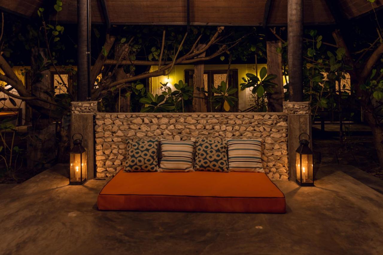 Hotel Mi Lugar Maldives à Nolhivaranfaru Extérieur photo