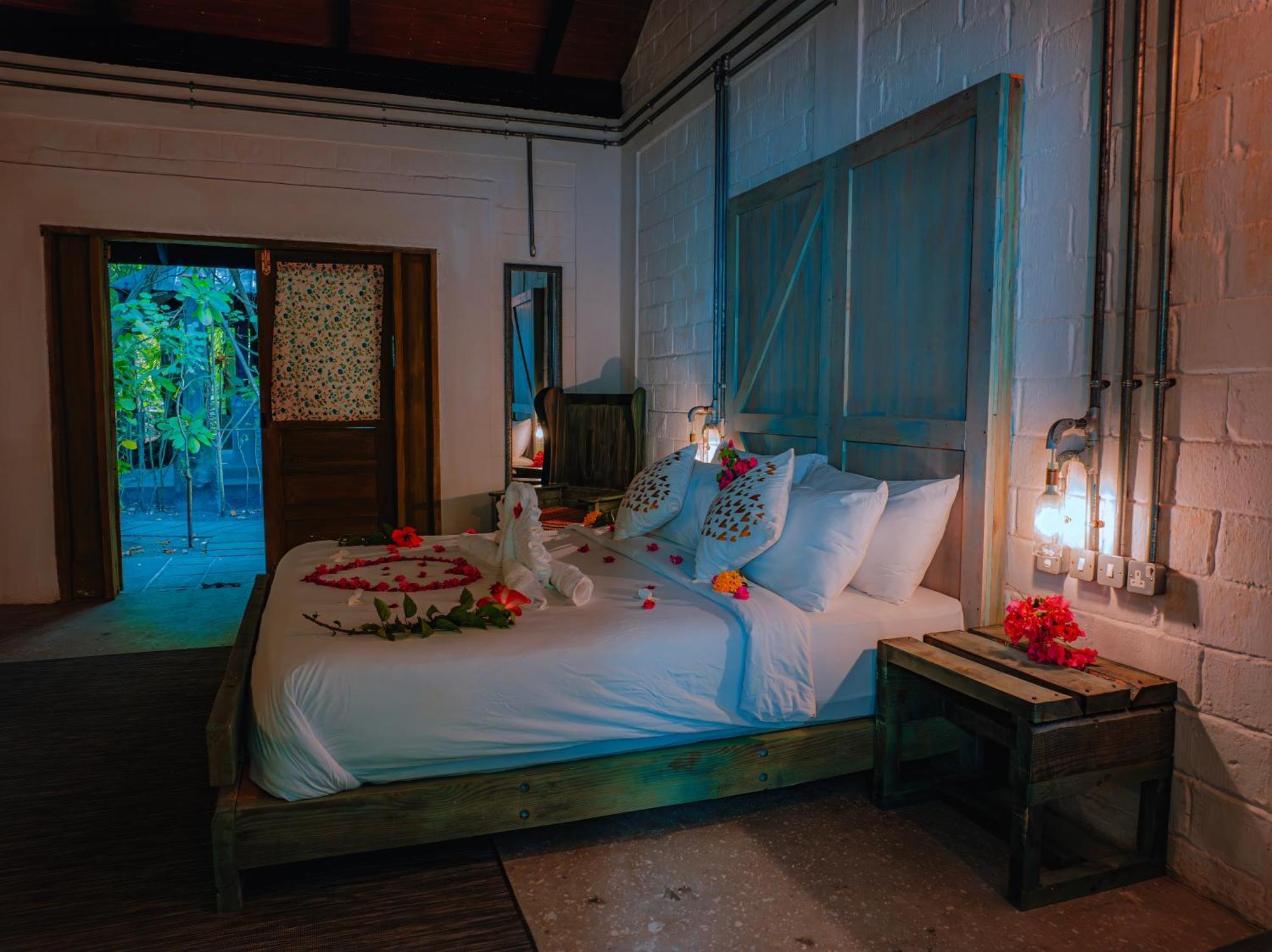 Hotel Mi Lugar Maldives à Nolhivaranfaru Extérieur photo