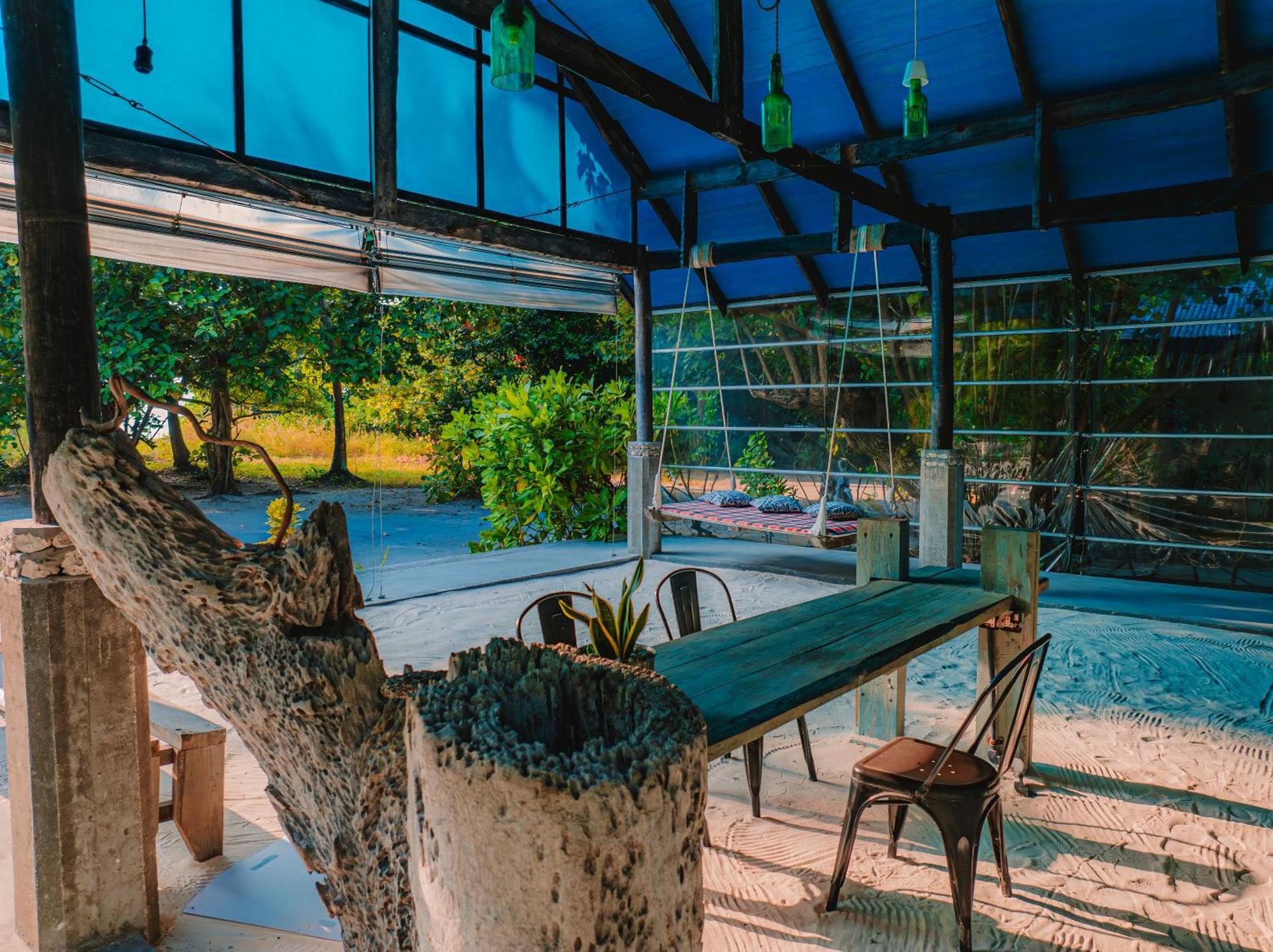 Hotel Mi Lugar Maldives à Nolhivaranfaru Extérieur photo